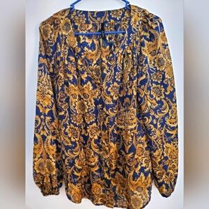 Silk button up beautifully designed womens blouse size medium